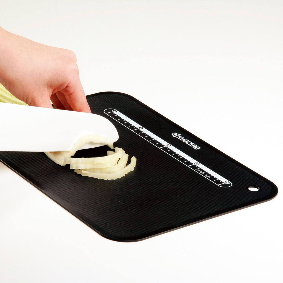 KYOCERA | Schneidunterlage, FLEXIBLE, schwarz, 37 x 25 cm